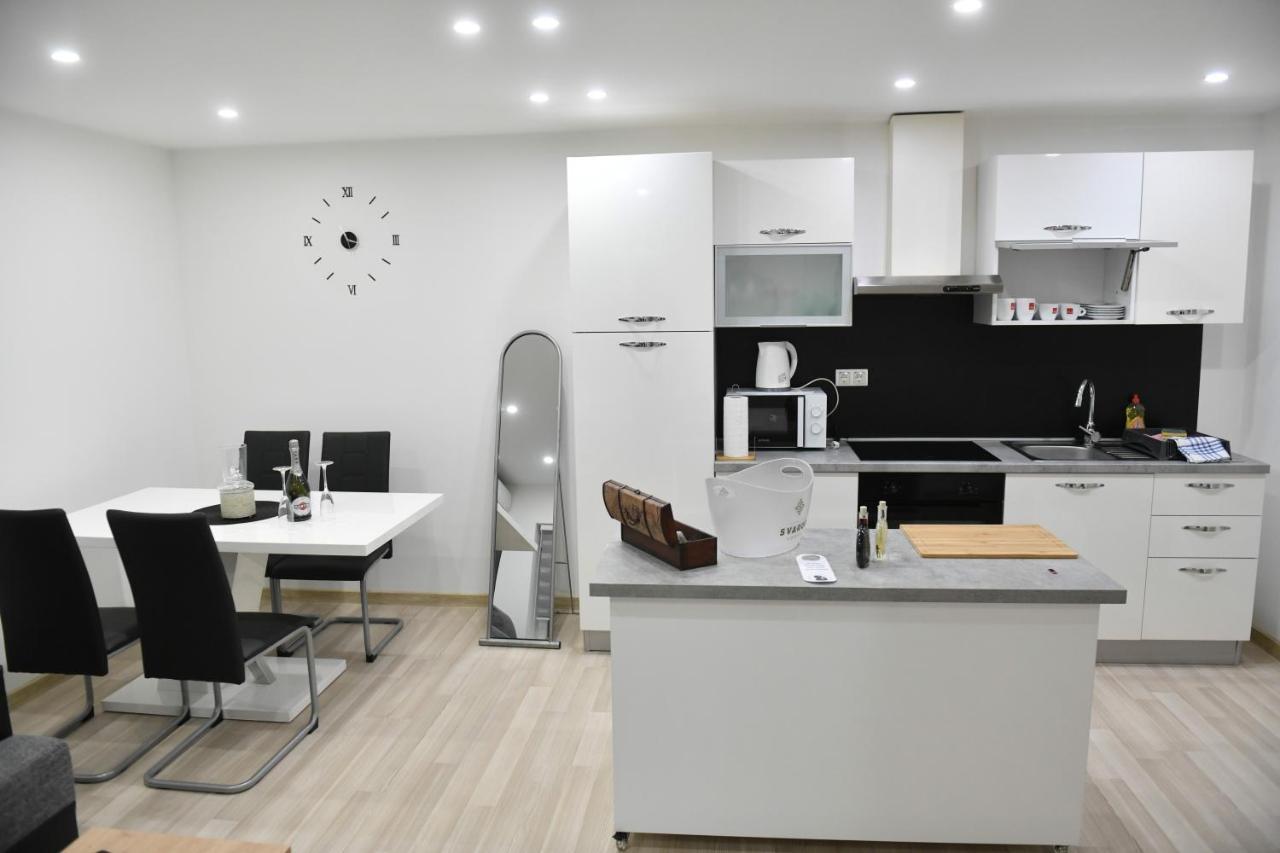 Apartman Lucia Dakovo Exterior foto